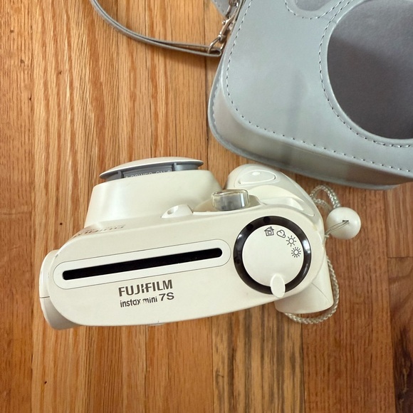 Instax Mini 7s w/ case - Picture 4 of 6